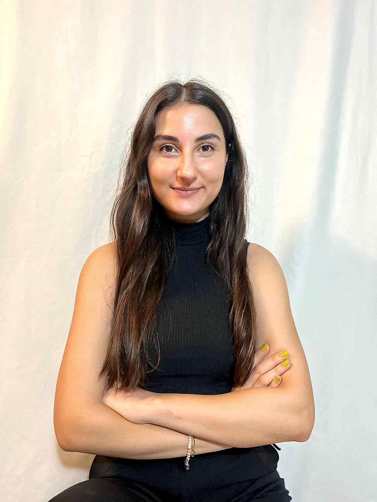 Selin Çevik / Sosyal Medya Yöneticisi